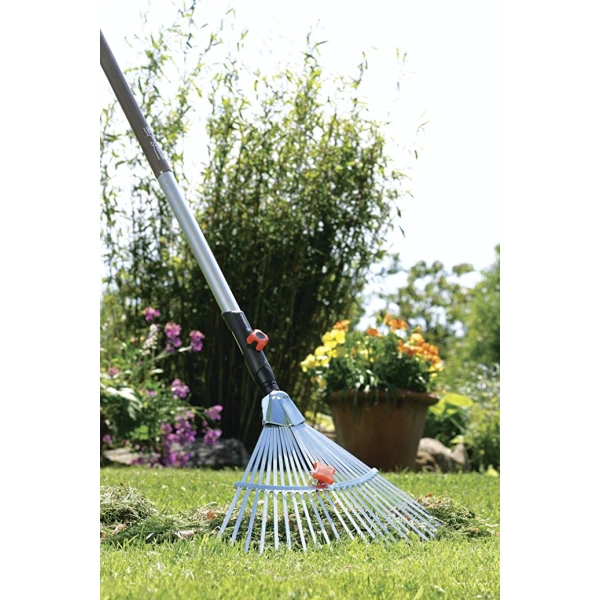 Τσουγκρανόσκουπα Gardena Combi μεταλλική ρυθμιζόμενη (πλάτος 30 έως 50cm) 3103